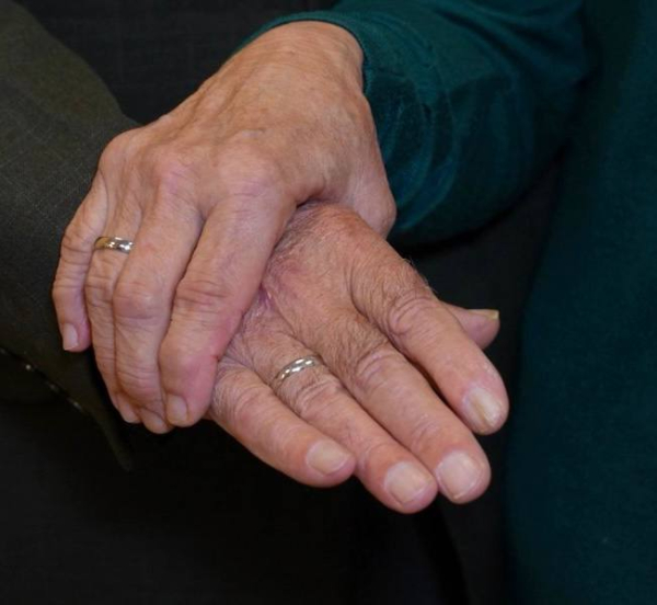 "Я не прагнула шлюбу, та він наполіг: ти - моє останнє кохання": на Одещині одружилися літні вимушені переселенці зі східної України - INFBusiness