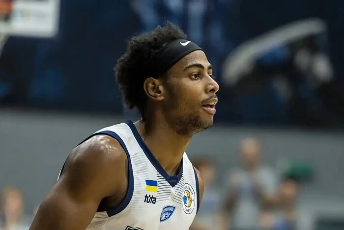 Гравець "Дніпра" виїхав з України через загрозу безпеці. - INFBusiness