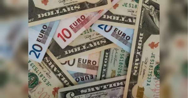 Упродовж жовтня курс долара не дивував українців особливими несподіванками, однак наприкінці місяця ситуація може змінитися. Зокрема, спред (розрив між курсами купівлі та продажу валюти) може досягти 1 гривні на доларі. Долар восени: очікується подорожчання та розрив цін. - INFBusiness