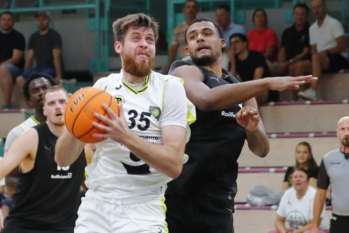 Ковальов провів на майданчику 26 хвилин, записавши на свій рахунок 16 очок Українські гравці в баскетбол за кордоном: Новіцкий здобув 20 пунктів, Ковальов зробив подвійний дабл. - INFBusiness