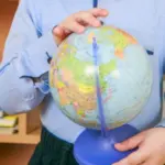 Що приховує його паспорт: чоловік встановив рекорд, відвідавши всі країни світу, але в одній із них він залишив щось важливе. - INFBusiness