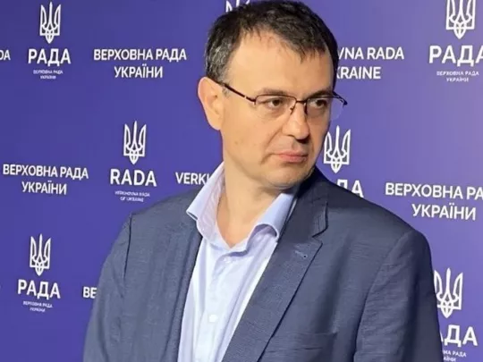 Економіст Борис Кушнірук закинув голові комітету Верховної Ради з питань фінансів, оподаткування та митної політики, Данилу Гетманцеву, популістські висловлювання стосовно теми прожиткового мінімуму. Таку думку Кушнірук висловив в ефірі телеканалу «Прямий». Гетманцев вкотре критикує владу, маніпулюючи темою прожиткового мінімуму, — Борис Кушнірук - INFBusiness