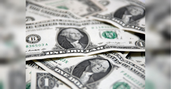 Валютні котирування в Україні продовжують демонструвати стійкість і виражених передумов для зміни обстановки не простежується. Однак, згідно з висловлюваннями банкірів, існує чинник, здатний відчутно вплинути на валютний курс. Доларовий курс до середини жовтня: Лише один фактор здатен вплинути на ситуацію. - INFBusiness