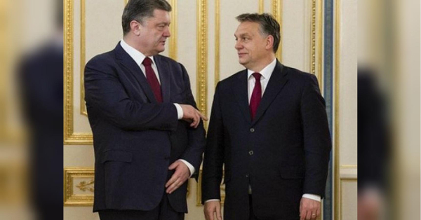 У жовтні Петро Порошенко задекларував більш як 55 мільйонів гривень прибутків. Значна частина з фінансових надходжень за місяць — від Міністерства фінансів Угорщини. У переліку джерел доходу нардепа вказані відсотки від виведених з України капіталів. Про це свідчать декларації, оприлюднені на порталі НАЗК. Порошенко в жовтні задекларував близько 53 мільйонів від угорського Мінфіну. - INFBusiness