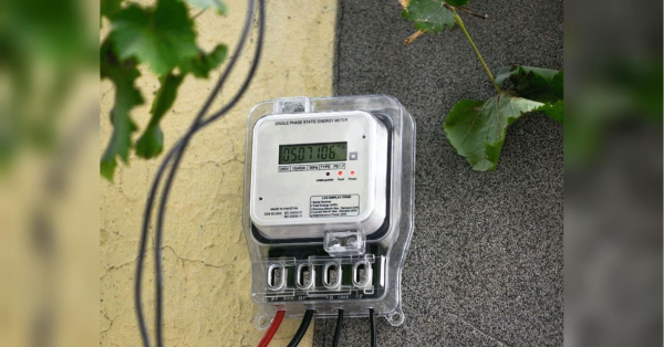 Незважаючи на те, що рішення Кабміну, яке встановлює фіксовану вартість на електроенергію на рівні 4,32 грн за кВт, завершується після 31 жовтня, уряд поки не планує збільшувати розцінки. Про це повідомляє УНІАН. Оплата за електрику в жовтні: кого чекають зміни в рахунках - INFBusiness