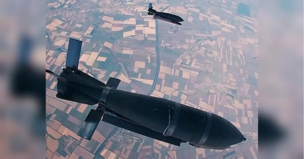 Очільник Української авіаційної спілки пілотів і власників аеропланів Геннадій Хазан переконаний, що Україні не вистачає необхідної чисельності ракет типу «повітря-повітря». Вони від точки старту повинні діяти на віддалі 140−160 кілометрів та відтіснити ворожу авіацію, яка здійснює пуски КАБів, від рубежів. Головний козир проти російських КАБів, на думку авіафахівця: розв'язати питання реально навіть у перспективі. - INFBusiness