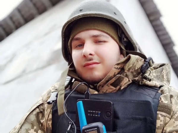 "Від вибуху мене просто відкинуло в бетонну стіну": гей-військовослужбовець Микола Милованов про труднощі великої війни. - INFBusiness