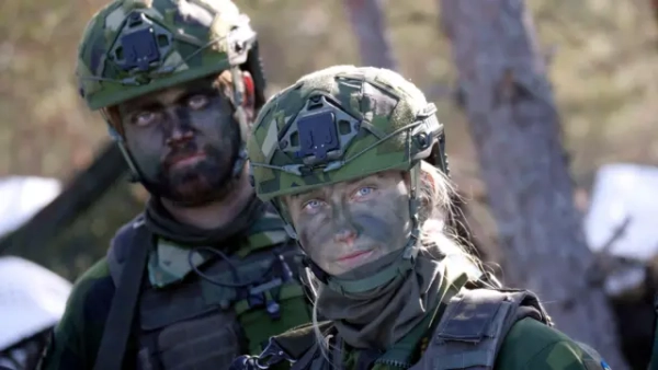 Автор фото, EPA Європа в очікуванні масштабної війни з Росією. 10 ключових питань - INFBusiness