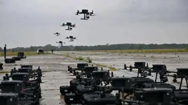 ```html Розвідувальні дрони DJI Matrice 300, придбані в рамках програми "Армія дронів" перед відправкою на передову