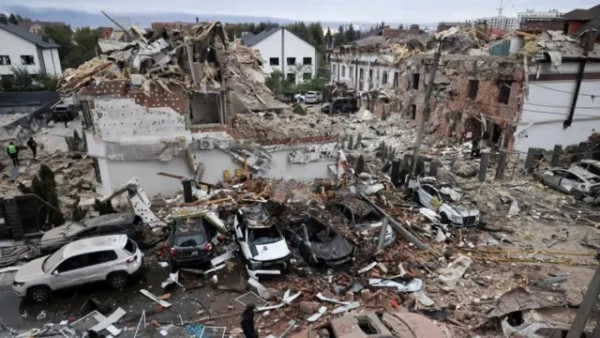 Автор фото, Thomas Peter via Reuters Російський нічний удар. У Київському інституті кардіології загинули медсестра та хворий. - INFBusiness