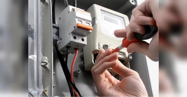 В умовах, коли росія намагається викликати енергетичну кризу в Україні, в НАК «Укренерго» прийняли рішення збільшити тариф на власні послуги з транспортування електроенергії з 1 січня 2026 року. Мова йде про підвищення ціни послуги на 24% - з 686,23 грн до 848,52 грн за 1 МВт/год. Вартість розподілу електроенергії збільшиться на 25%: на кого ляже тягар? - INFBusiness