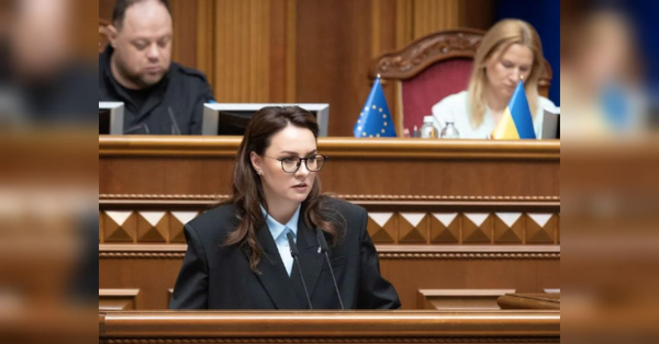 Ідею щодо стримування розміру оплати праці для держслужбовців не схвалила прем'єр-міністр України Юлія Свириденко. Свириденко закликала до великих окладів держслужбовців: з яких причин прем’єр не підтримує ліміт у «10 мінімальних зарплат» - INFBusiness