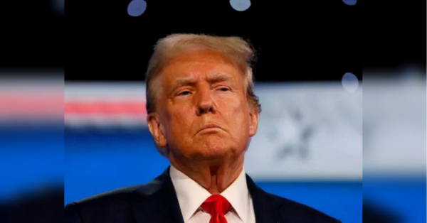 Президент Сполучених Штатів Америки Дональд Трамп неждано змінив риторику стосовно росії, ввівши обмеження проти великих нафтових компаній «Роснєфть» і «Лукойл». Цей крок, за оцінкою аналітика Вадима Денисенка, виявився поворотним моментом у війні — не тільки на лінії фронту, але й у геополітичному уявленні про сутичку. Путін потрапив у власну "афганську пастку": експерт про антиросійський уклін Трампа - INFBusiness