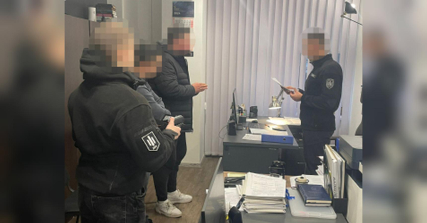"Лупцювали по голові й тулубу": у Києві копи біля військкомату жорстоко збиткувалися з затриманого (відео) - INFBusiness