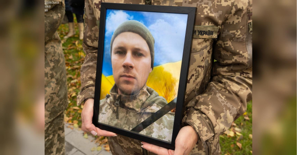 Жителі Львівської області схилили голови в жалобі, повазі та вдячності. Місто Броди зустріло свого героя — Андрія Чорного. 35-річний командир підрозділу ударних безпілотних авіаційних комплексів поліг у битві за Україну 15 жовтня на південній ділянці фронту, інформує міська рада. Загинув на війні: на Дніпропетровщині поліг 35-річний командир зі Львівщини, ветеран бойових дій. - INFBusiness