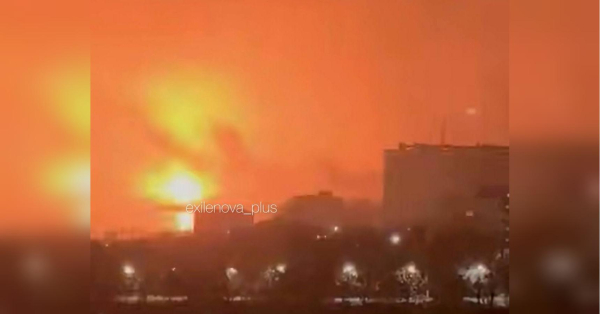 Нерозпізнані безпілотники вразили російський Таганрог: аеродром у вогні, знищено рідкісний літак (кадри, відеоматеріали) - INFBusiness