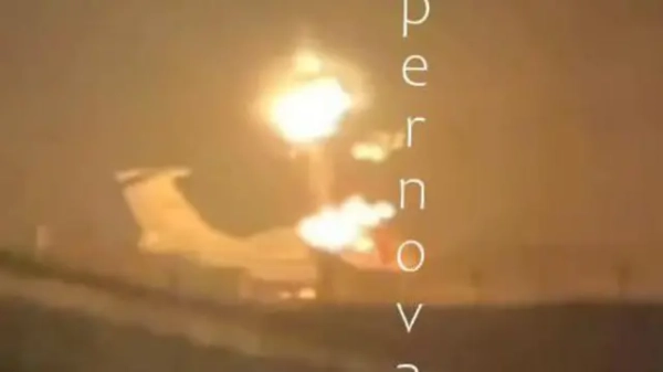 обриси палаючого літака А-60