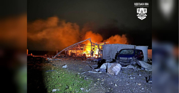 У ніч на 7 листопада російські війська знову атакували українські області ударними дронами — ворог використав 128 безпілотних літальних апаратів, з яких приблизно 80 — типу Shahed. Вогонь, знищення та численні обстріли: російські атаки на українські області, горять будівлі та навчальні заклади - INFBusiness