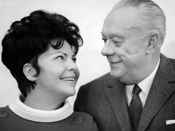 Перший випуск Burda Moden, створений німецькою медіа-леді та покинутою жінкою Енне Бурда, миттєво розкупили в кіосках «Союздруку». - INFBusiness