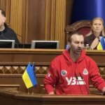 Лещенко з'явився в Раді у толстовці УЗ та оголосив про гнучке формування вартості на проїзні документи. - INFBusiness