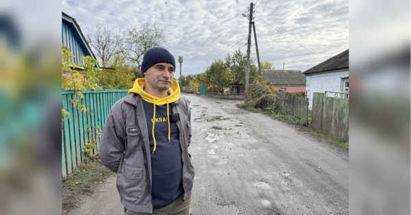 "Моє захоплення – ліквідувати вибоїни": програміст з Полтавської області власноруч ремонтує дорожнє покриття на пошкоджених вулицях. - INFBusiness