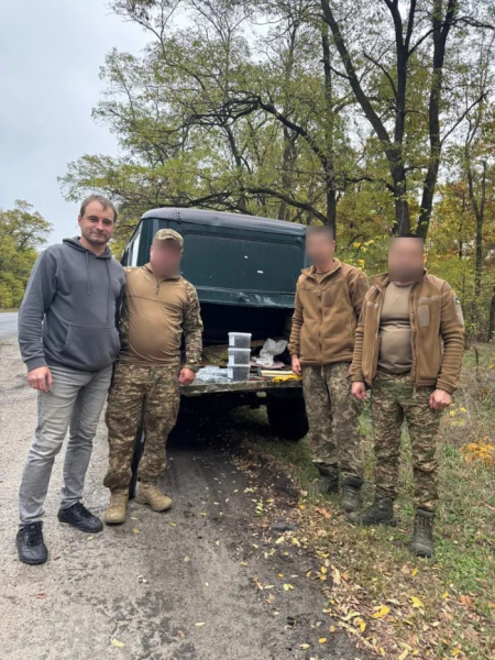 "Моє захоплення – ліквідувати вибоїни": програміст з Полтавської області власноруч ремонтує дорожнє покриття на пошкоджених вулицях. - INFBusiness