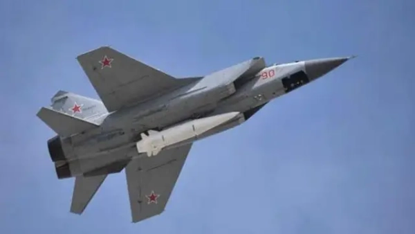 Ракета &quot;Кинджал&quot; на літаку МіГ-31