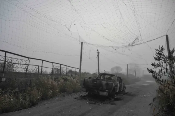 Розбита машина на дорозі в Гуляйполі