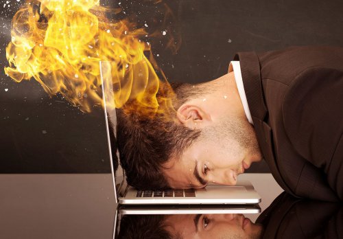 Веб, витканий з мільйонів дум і задумів, змов і викриттів, настільки прекрасний, що в його тенета іноді виникають міражі минулих часів, навіть жорстокого і нечистого середньовіччя. В Інтернеті киплять середньовічні пристрасті - INFBusiness