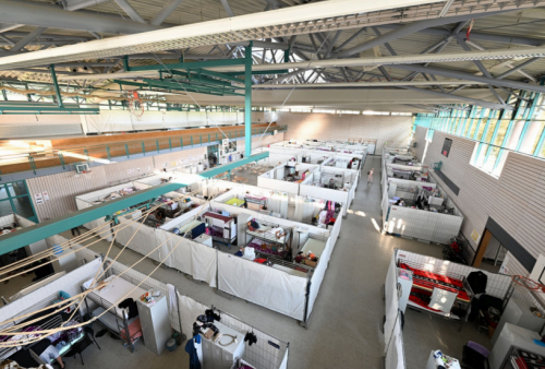 Українці в таборах для переселенців ЄС: допомога і перевірка на міцність. - INFBusiness