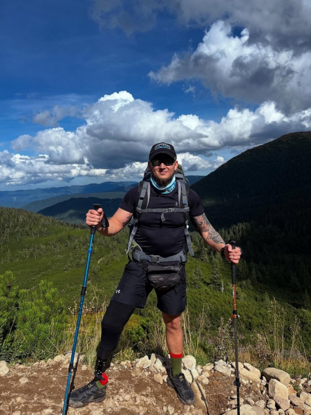 Олександр під час реабілітації "Перший бойовий досвід - наче дебют на рингу, але в стократно жахливішому вимірі": воїн, що втратив кінцівку, освоїв бокс із протезом. - INFBusiness