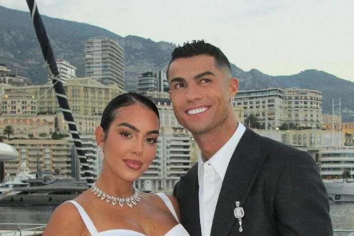 Роналду вперше розповів, як робив пропозицію нареченій