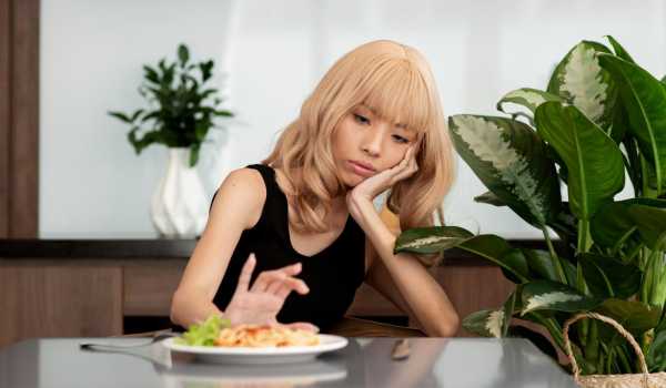 Зміни в апетиті рідко коли залежать від емоційного стану, зміни пори року чи інших випадкових факторів (лише зрідка, наприклад, після переїдання на вечерю, коли немає бажання снідати). За подібними перетвореннями криються складні нейроендокринні процеси - від гормонів та функціонування шлунково-кишкового тракту до реагування на напруження. Зміни апетиту: на що звернути увагу в організмі? - INFBusiness