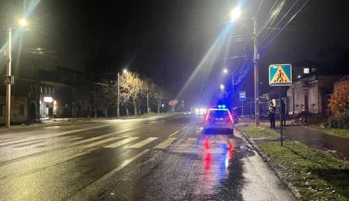 Дванадцятого листопада о 17:43 до правоохоронних органів надійшло сповіщення про аварію на автодорозі на вулиці Преображенській в головному місті області. У Кропивницькому поліція вивчає обставини автопригоди, де постраждали троє неповнолітніх (ЗНІМОК) - INFBusiness