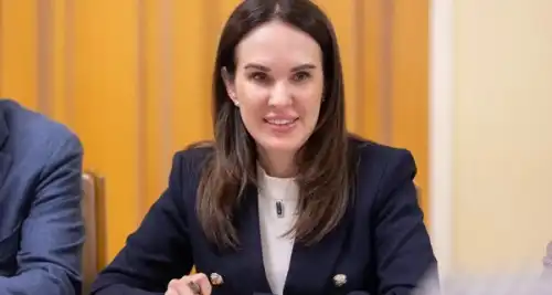 Фото: Офіс президента Замглави Офісу Президента Ірина Мудра продемонструвала люксові речі вартістю 70 тисяч доларів. - INFBusiness