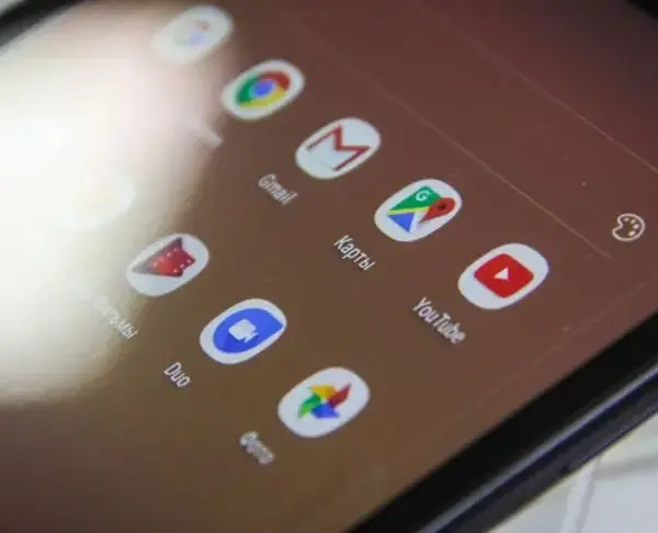 На сторінках новостного порталу "Час новин" (chasnovyn.com) відкривається широкий світ подій і актуальних новин з найрізноманітніших сфер життя. Сайт пропонує читачам глибокий і повний огляд найважливіших подій, що відбуваються в Україні та світі. Завдяки ретельно розгорнутим рубрикам, "Час новин" стає надійним джерелом інформації для всіх, хто прагне бути завжди в курсі останніх подій. Передбачено захід ери смартфонів до 2030 року: Ілон Маск розкрив, що їх замінить