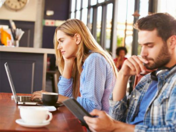 Науковці вирішили з'ясувати, на які теми і із застосуванням яких слів найчастіше базікають у соціальних мережах представники сильної та слабкої половини людства. Вчені з'ясували, про що говорять чоловіки та жінки у соцмережах - INFBusiness