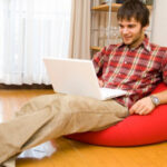 Інтернет позбавляє людину почуття гумору та звички жартувати - INFBusiness