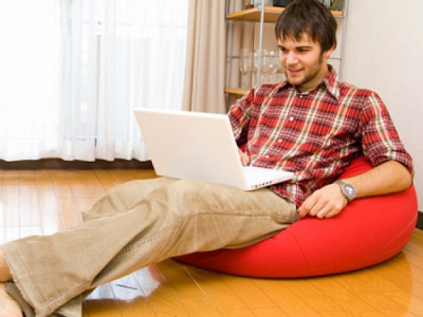 Щоденне прочісування інтернет-мереж не лише шкодить здоров'ю, а й погано впливає на психіку користувача, позбавляючи почуття гумору. Інтернет позбавляє людину почуття гумору та звички жартувати - INFBusiness