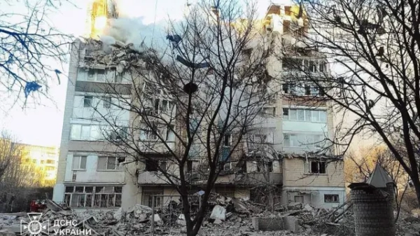 Джерело фото, Getty Images Зруйнований російською ракетою будинок у Тернополі 19 листопада