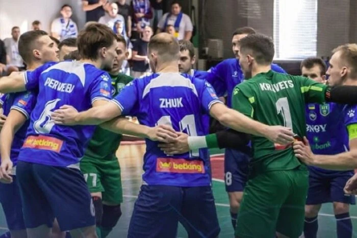 За результатами жеребкування, обидві українські команди опинилися у групі 8 Шляху В Українські клуби розпочали боротьбу у Лізі чемпіонів з футзалу