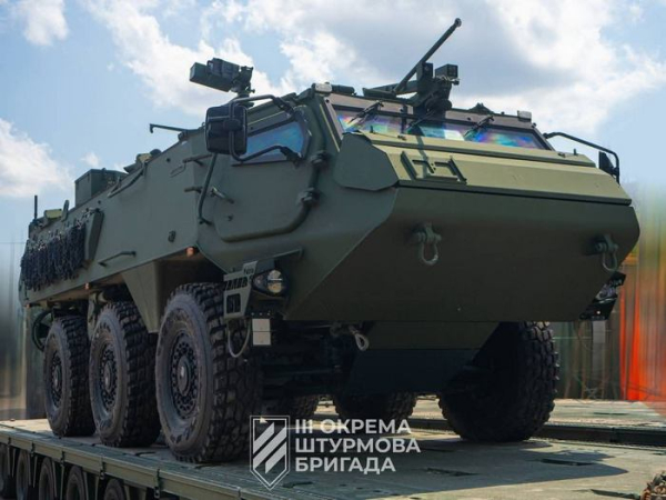 Українські військові продовжують поповнювати свій арсенал технікою від західних союзників, і вдруге за 2025 рік Україна отримала значну поставку бронетранспортерів Patria, наданих Латвією. У цю поставку увійшов 21 БТР. Латвія передала Україні більше 20 одиниць бронетехніки: це не перший транш допомоги цьогоріч. - INFBusiness