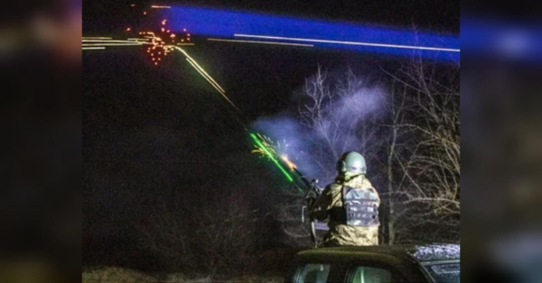 У ніч на 15 листопада РФ знову здійснила по Україні черговий комбінований удар ракетами та дронами, застосувавши аеробалістичні ракети «Кинджал» і понад сотню ударних безпілотних апаратів. Росія вдарила по країні дронами і «Кинджалами»: дані від ЗСУ про кількість збитих цілей. - INFBusiness