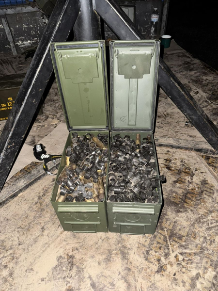 Короби з гільзами від патронів. Фото зі сторінки «Дримера» в Facebook "Не лише "Шахеди" становлять загрозу, а й дрони-імітації": пояснення командира мобільної вогневої групи щодо необхідності збиття дронів-"приманок" - INFBusiness