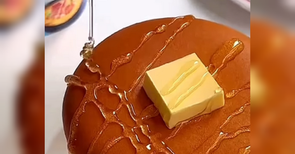 Ігор Лаврешин, автор унікальної випічки, який раніше розповідав про те, як досить оперативно можна приготувати яблучний пиріг, поділився методом виготовлення «експрес» японських млинців. Дзеркальні млинці по-японськи на сковорідці: чудовий ранковий перекус від шеф-кухаря. - INFBusiness