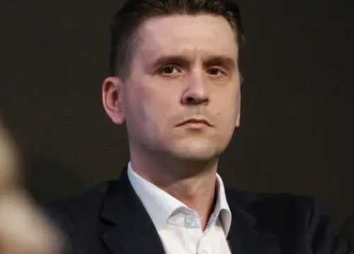 Фото: gettyimages.com euroradio.fm Олександр Коваленко: В тумані перевага на фронті в руках противника. - INFBusiness