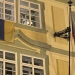 Чеські парламентарі вивісили три українські стяги на будівлі сейму. - INFBusiness