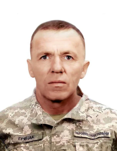 «Серце болить за сином й онуком, та попри смуток трудиться»: 92-річна жителька Рівненщини після тяжкої втрати в’яже теплі речі для воїнів - INFBusiness