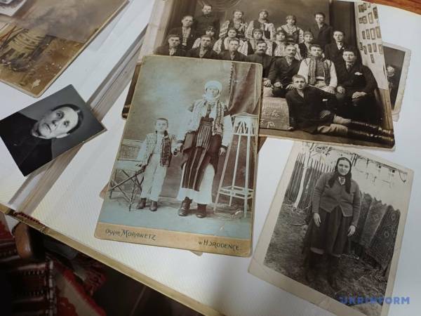 Вишиванки з давніх світлин 17