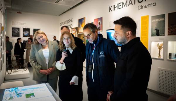 Зеленський і Гроссі взяли участь у відкритті експозиції «Чорнобиль: люди і сенси» 7